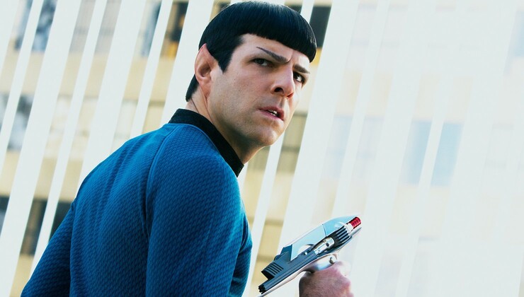 Закари Куинто усиленно раскачивает Джей Джей Абрамса для съёмок «Звёздного пути 4»