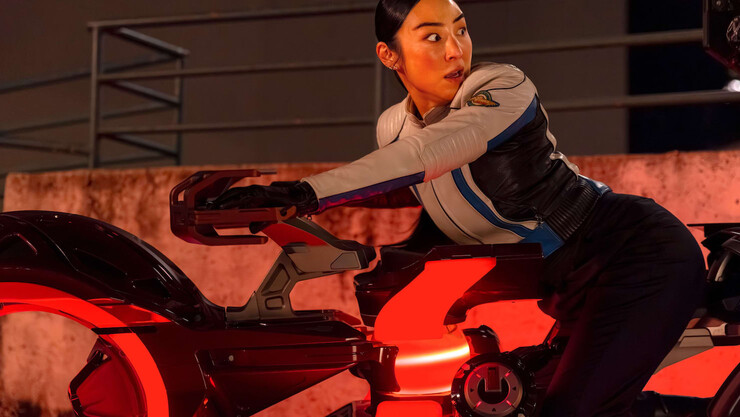 «Трон: Арес» неплохо справляется с уничтожением Голливуда — критики не нашли в фильме сюжета