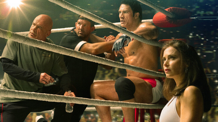 Провалившаяся бойцовская драма «Крушащая машина» с Дуэйном Джонсоном и Эмили Блант скоро выходит на цифре