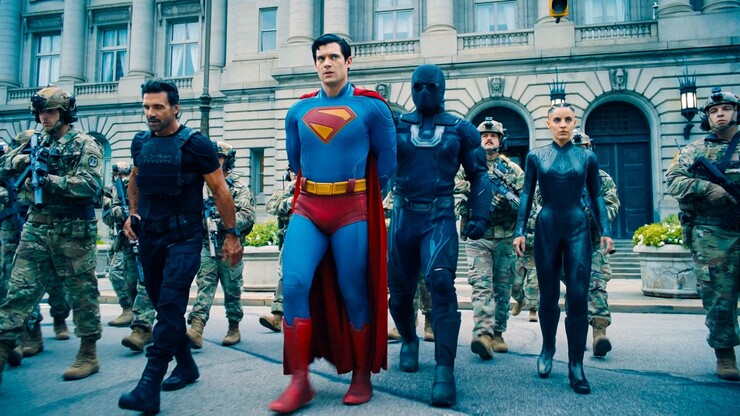 Все хотят Warner Bros! За право обладать компанией схлестнулись Netflix, Paramount, Amazon и Comcast