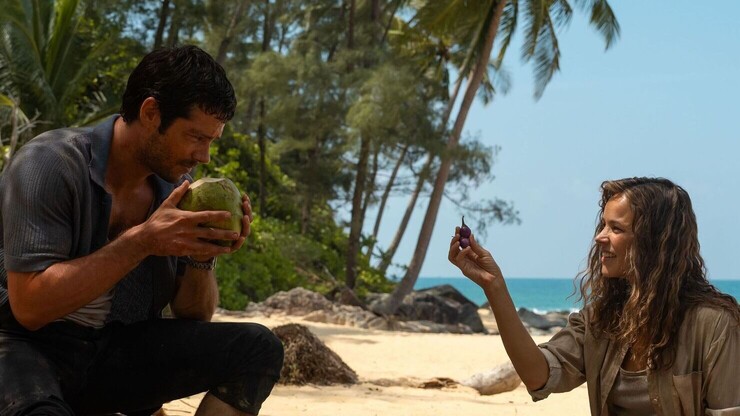 Коллеги на необитаемом острове на новом кадре из хоррор-триллера Сэма Рэйми «Пришлите помощь»