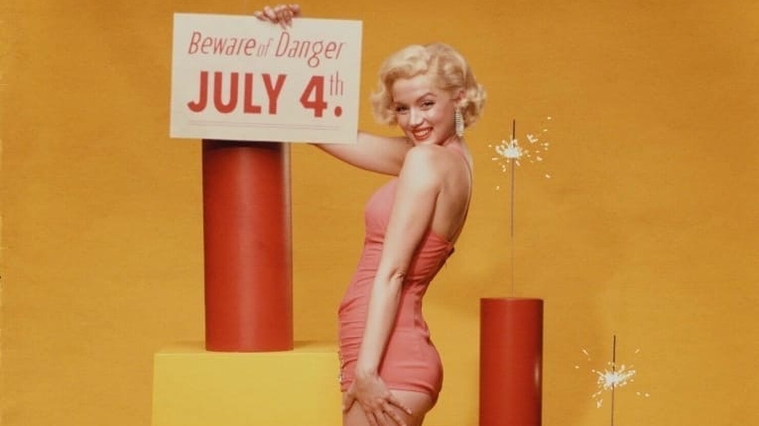 Соблазнительная Ана де Армас в образе Мэрилин Монро на постерах эротической драмы "Блондинка"
