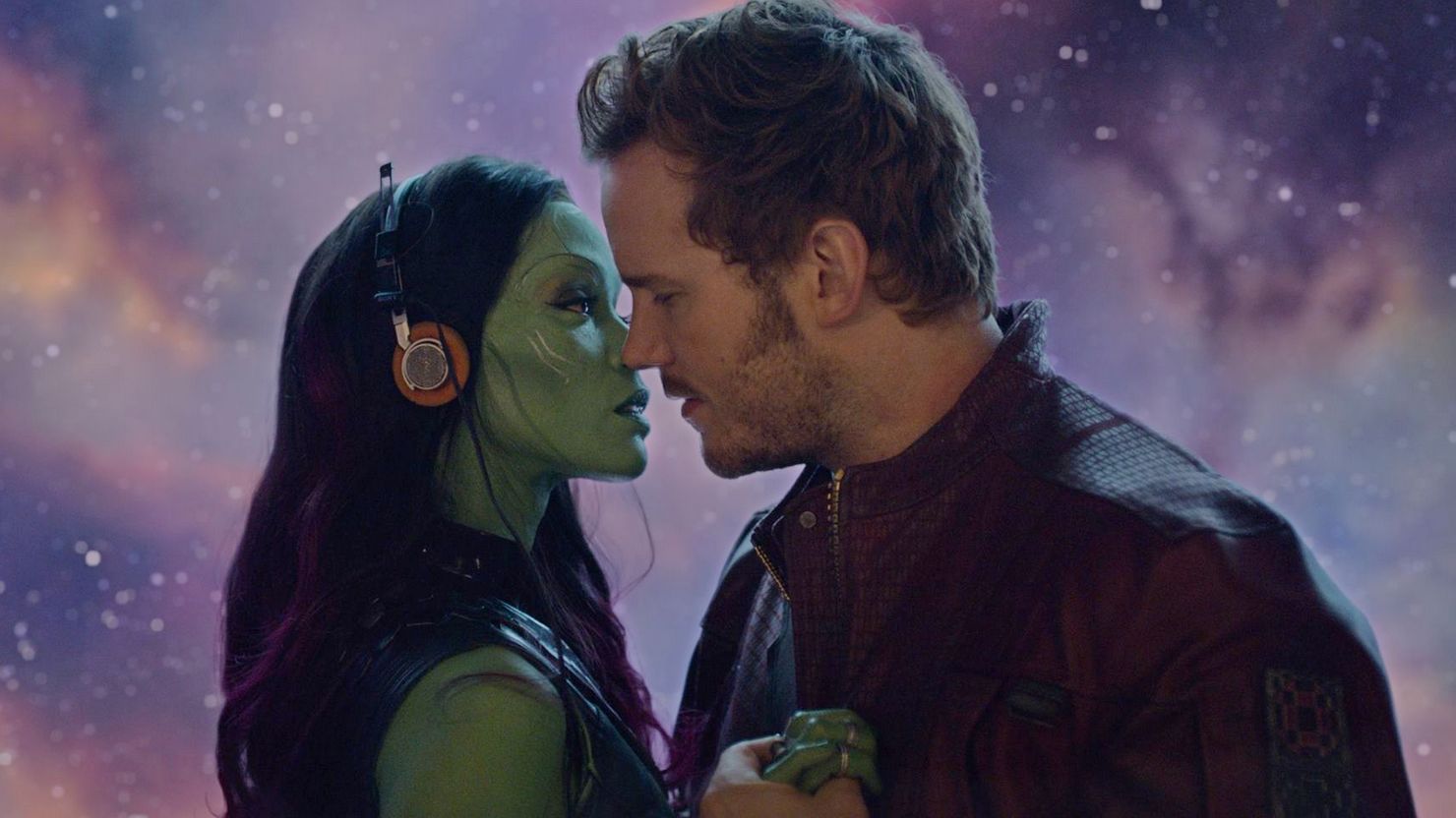 Starlord and gamora kiss