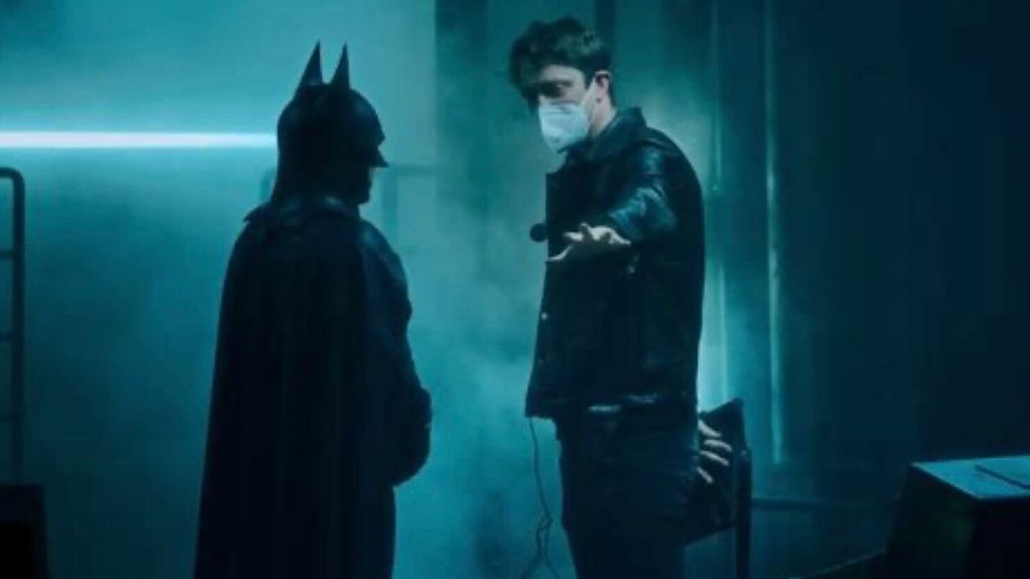 Три Бэтмена: Китон, Аффлек и Клуни на съёмках «Флэша» (фото)