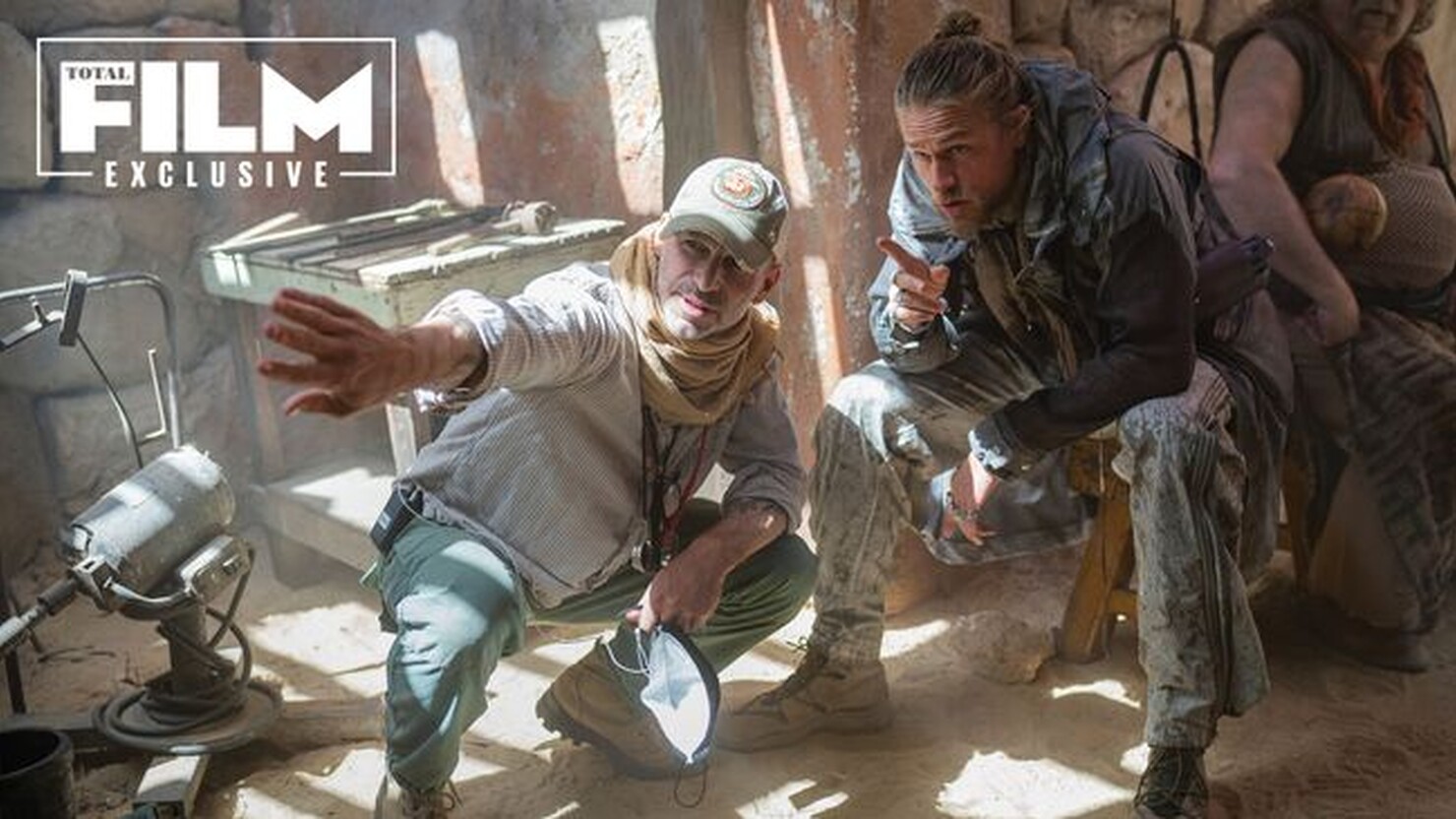 Режиссёр Зак Снайдер придумал для своего эпика «Мятежная луна» мифологии на 800 лет