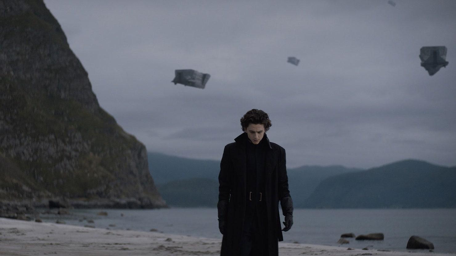 Дени Вильнёв практически закончил сценарий «Дюны 3», но не готов сразу вернуться в пески Дени Вильнёв практически закончил сценарий «Дюны 3», но не готов сразу вернуться в пески