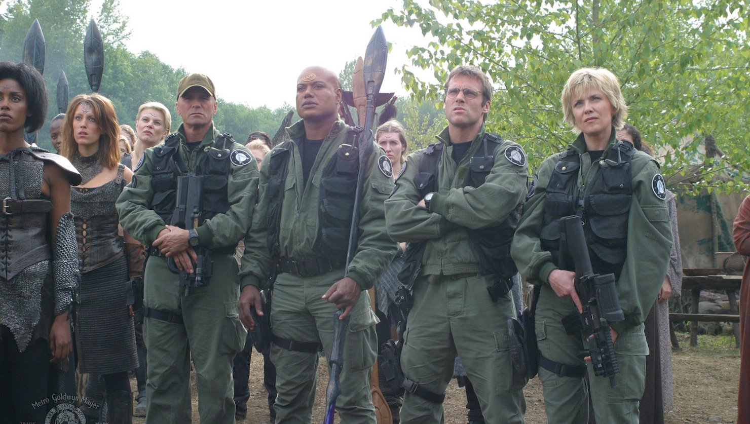 "Звёздные врата" вернутся в формате сериала с бывалым шоураннером и продюсером Роландом Эммерихом