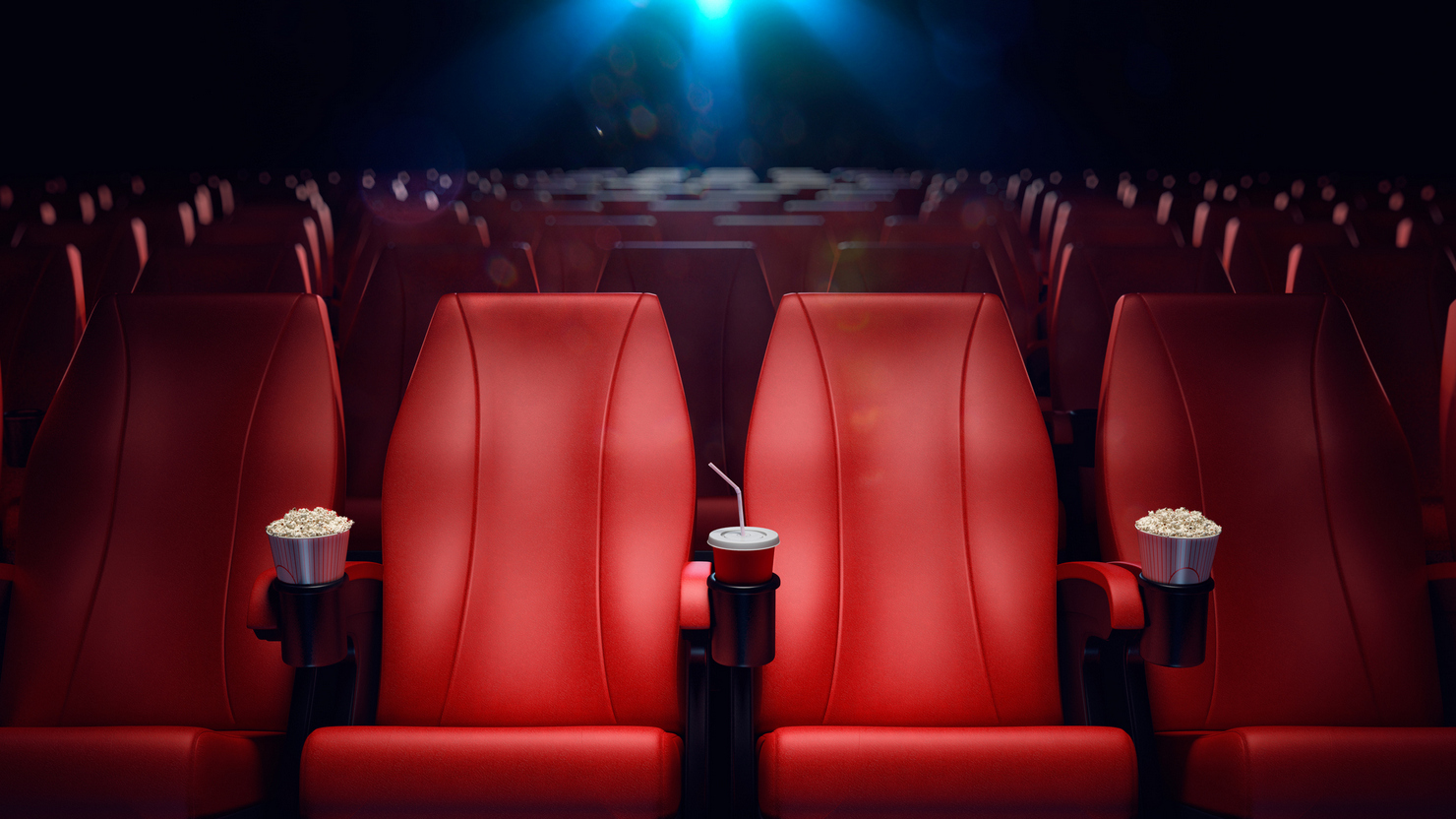 Пустые кресла в кинотеатре