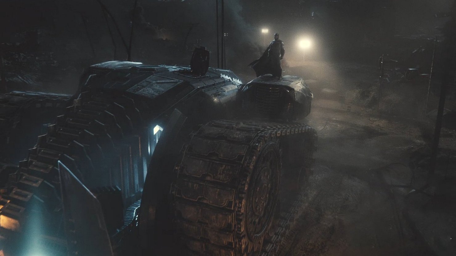 Бэтмен на танке и Чудо-женщина против Степпенвулфа в эпичном тизере "Лиги справедливости" Зака Снайдера